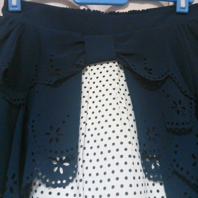 Ank Rouge(アンクルージュ)のフラワーパンチングドットスカート レディースのスカート(ミニスカート)の商品写真