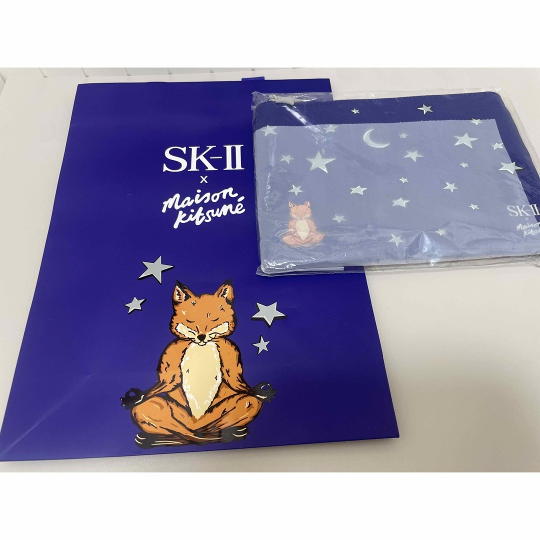 MAISON KITSUNE'(メゾンキツネ)のSK-II × MAISON KITSUNÉ クリスマスコフレポーチ・ショッパー レディースのファッション小物(ポーチ)の商品写真