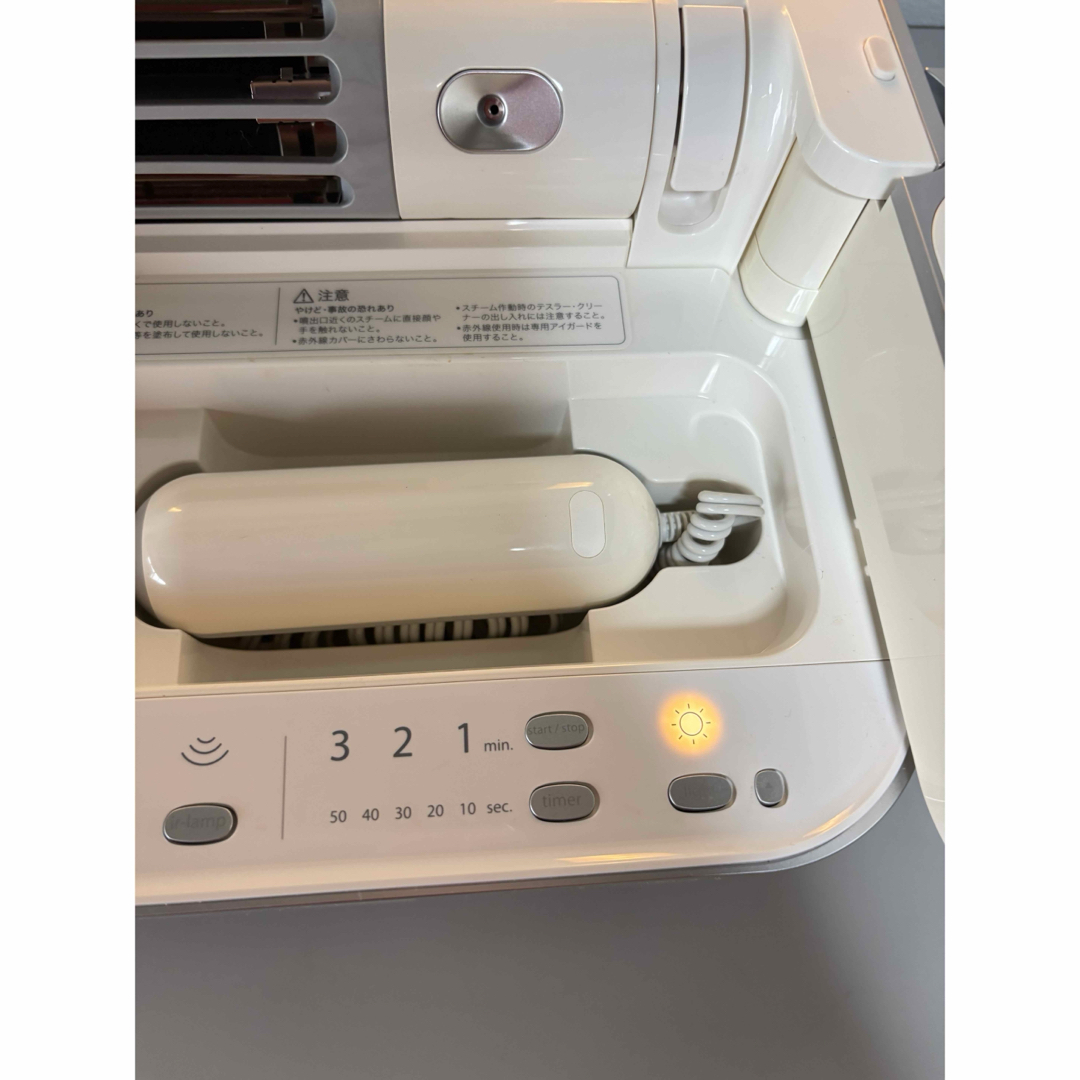 値下げsaqinabijou サキナビジュー高級美顔器　フェイスケアー　送料込み スマホ/家電/カメラの美容/健康(フェイスケア/美顔器)の商品写真