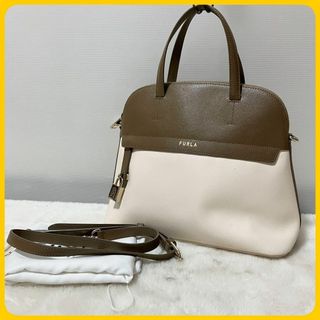 FURLA(ホワイト/白色系)のフリマアイテム一覧 FURLA(ホワイト/白色系)のフリマアイテム一覧