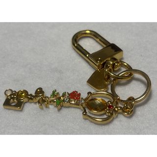 サマンサタバサ(Samantha Thavasa)のSamantha Thavasa ラインストーン キーモチーフ キーホルダー(キーホルダー)
