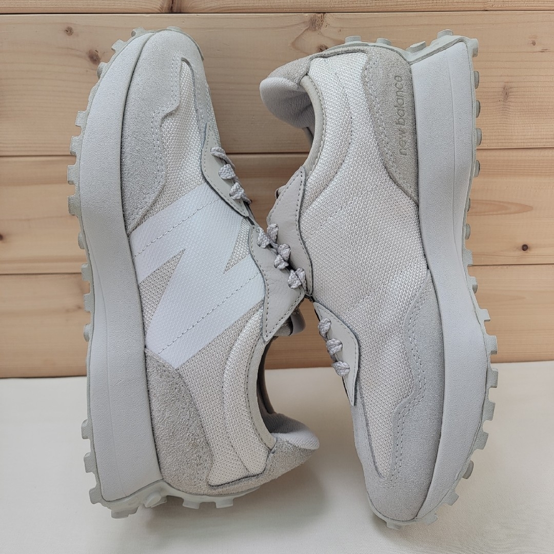 New Balance - ニューバランス MS327SJ ベージュ 25.5㎝の通販 New Balance - ニューバランス MS327SJ ベージュ 25.5㎝の通販