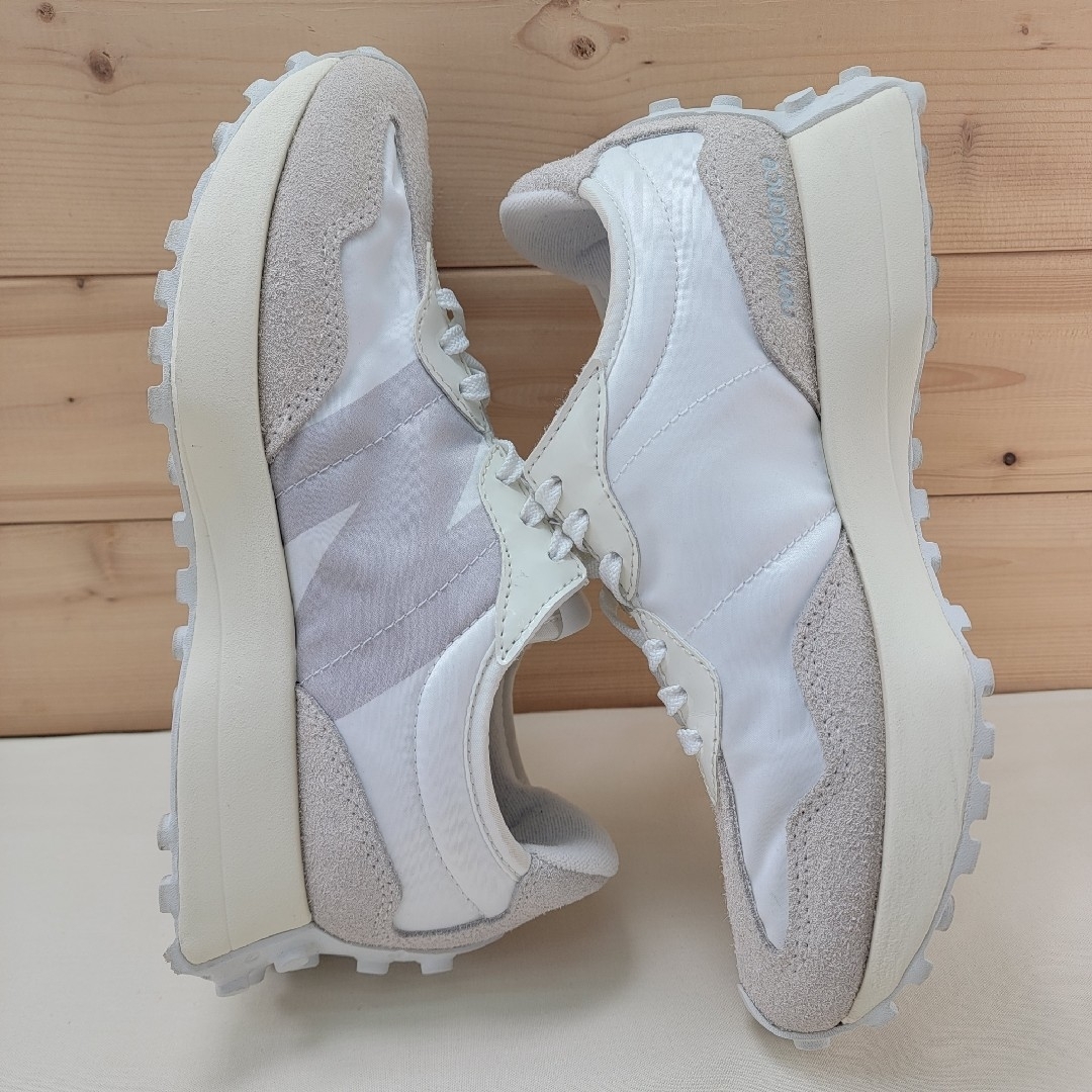 New Balance - ニューバランス WS327SFD ホワイト 24cmの通販 by New Balance - ニューバランス WS327SFD ホワイト 24cmの通販 by
