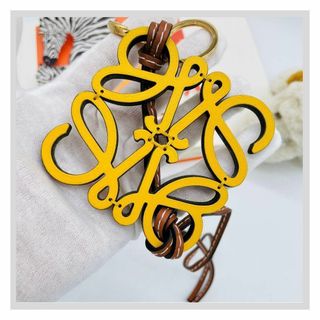 LOEWE(チャーム)のフリマアイテム一覧 LOEWE(チャーム)のフリマアイテム一覧