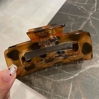 PRADA(バレッタ/ヘアクリップ)のフリマアイテム一覧 PRADA(バレッタ/ヘアクリップ)のフリマアイテム一覧