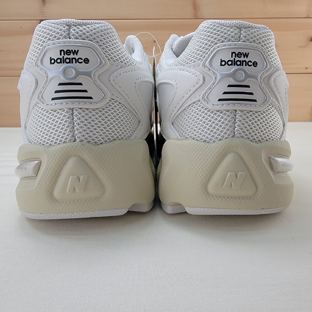 New Balance - ニューバランス ML725CA ホワイト 24cmの通販 by New Balance - ニューバランス ML725CA ホワイト 24cmの通販 by