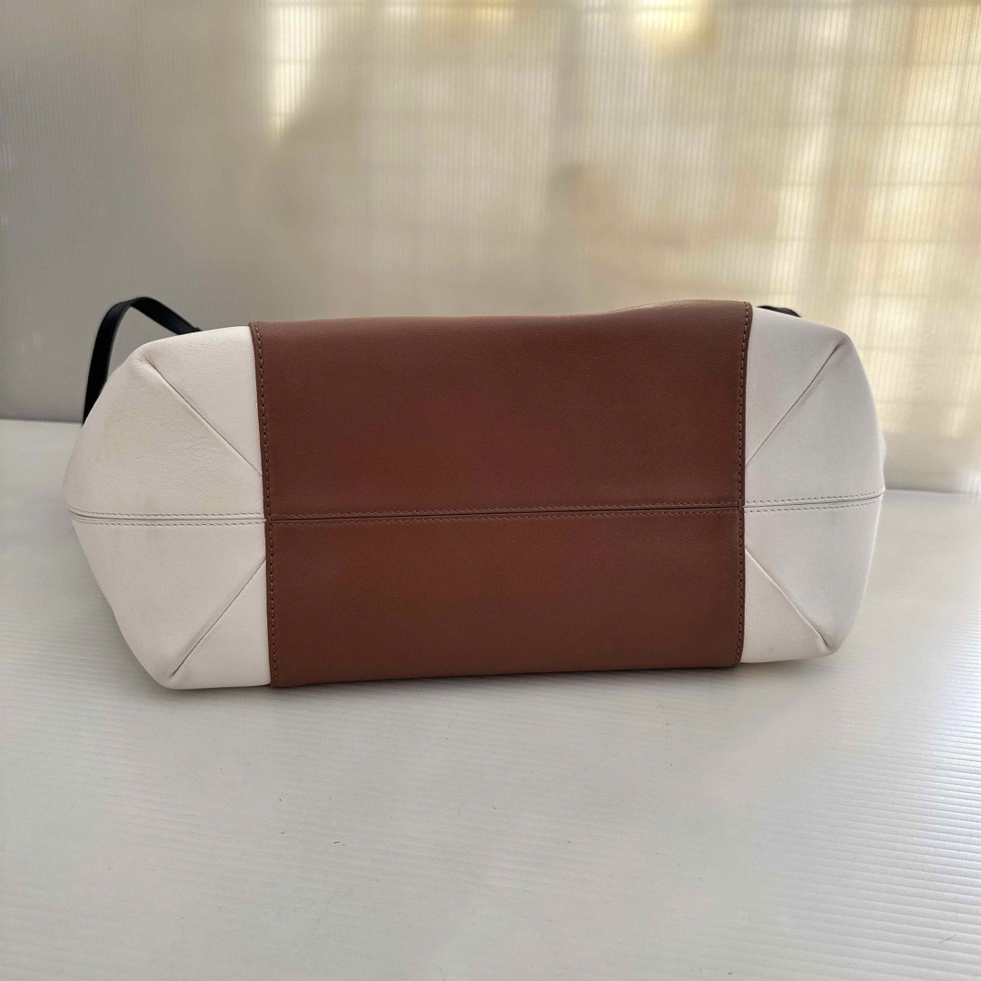 ROGER VIVIER - Roger Vivier ロジェヴィヴィエ トートバッグ ROGER VIVIER - Roger Vivier ロジェヴィヴィエ トートバッグ