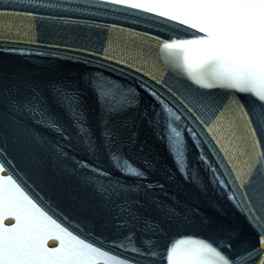 FENDI - FENDI フェンデイ ペカン柄 ポーチ イタリア製の通販 by
