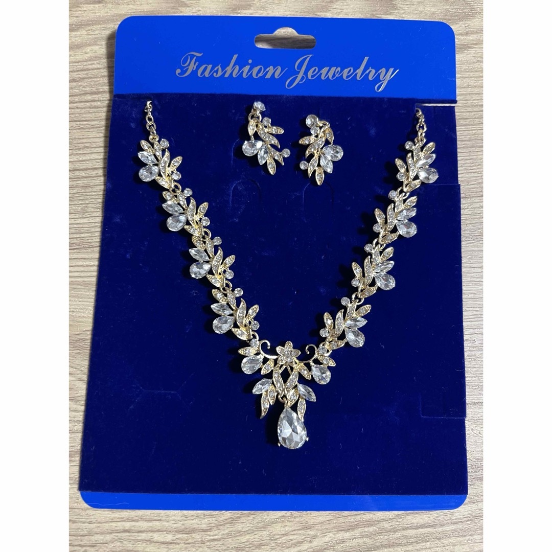 ゴールドネックレス、ピアスセット 結婚式 レディースのアクセサリー(ネックレス)の商品写真