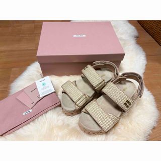 MIU MIU(ファー ・ サンダル)のフリマアイテム一覧 MIU MIU(ファー ・ サンダル)のフリマアイテム一覧