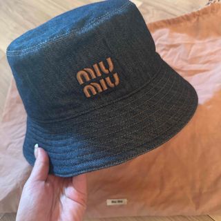 MIU MIU - 【完売商品】MIUMIU シアリング バケットハットの通販 MIU MIU - 【完売商品】MIUMIU シアリング バケットハットの通販
