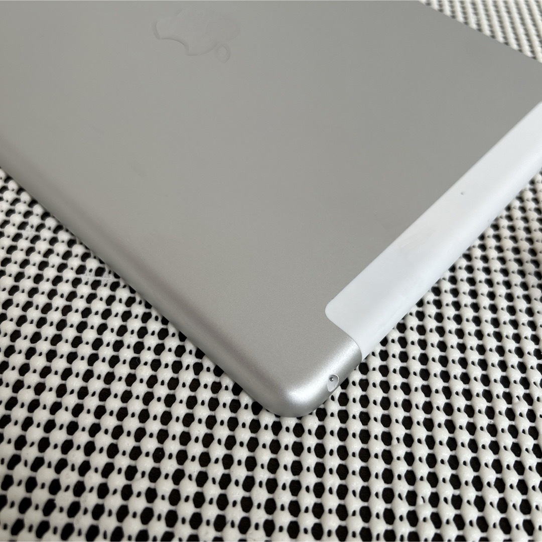 iPad - 817【早い者勝ち】新品未使用品☆iPad7 第7世代 32GB au iPad - 817【早い者勝ち】新品未使用品☆iPad7 第7世代 32GB au