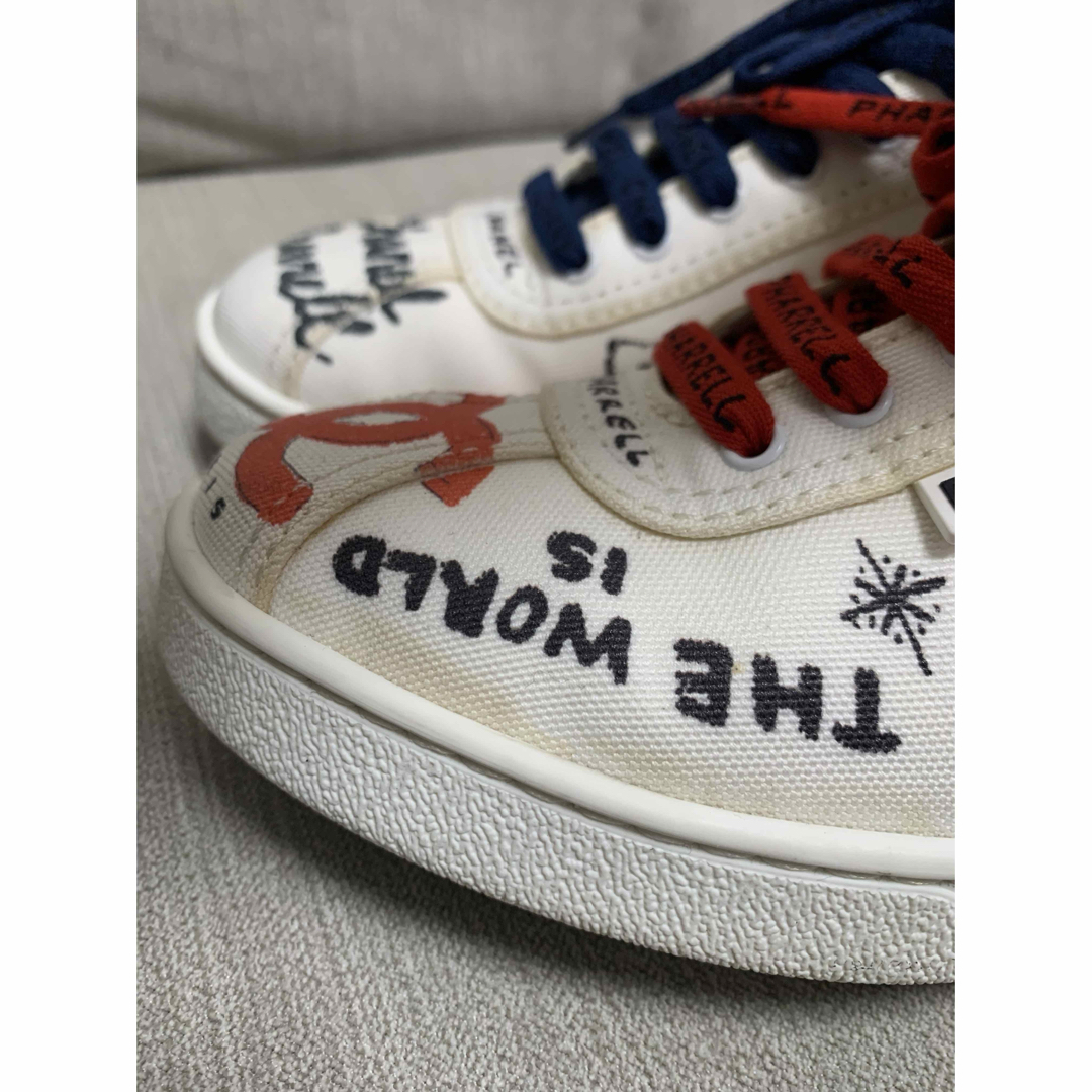 CHANEL - シャネル CHANEL Pharrell Williams コラボスニーカー CHANEL - シャネル CHANEL Pharrell Williams コラボスニーカー
