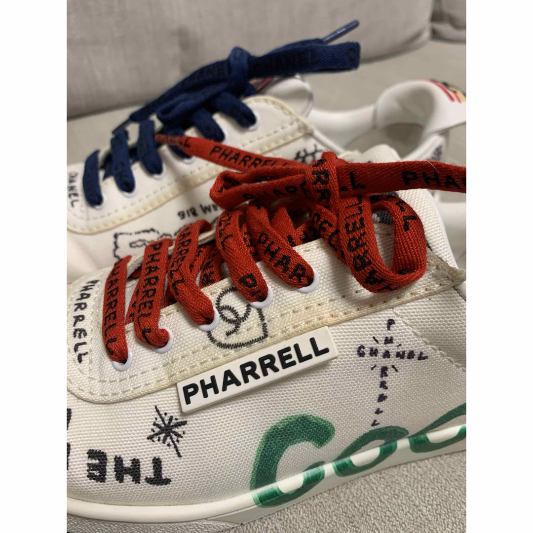 CHANEL - シャネル CHANEL Pharrell Williams コラボスニーカー CHANEL - シャネル CHANEL Pharrell Williams コラボスニーカー