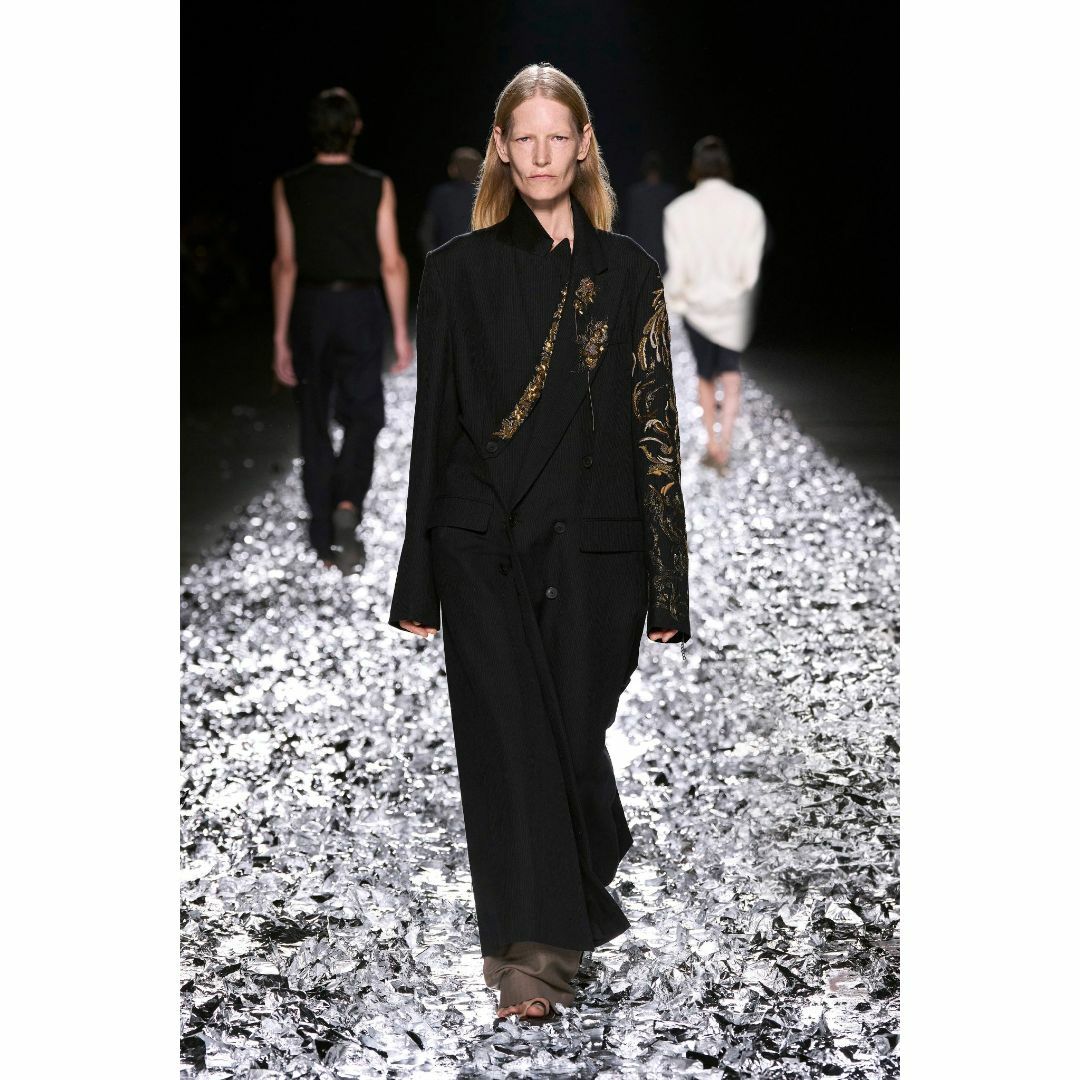 DRIES VAN NOTEN - 限定 DRIES VAN NOTEN 25ss Embellished Coat DRIES VAN NOTEN - 限定 DRIES VAN NOTEN 25ss Embellished Coat