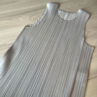 PLEATS PLEASE ISSEY MIYAKE(ワンピース ・ グレー/灰色系)の PLEATS PLEASE ISSEY MIYAKE(ワンピース ・ グレー/灰色系)の