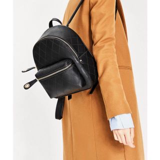 ザラ(ZARA)の新品＊ザラ ステッチ レザーリュック(リュック/バックパック)