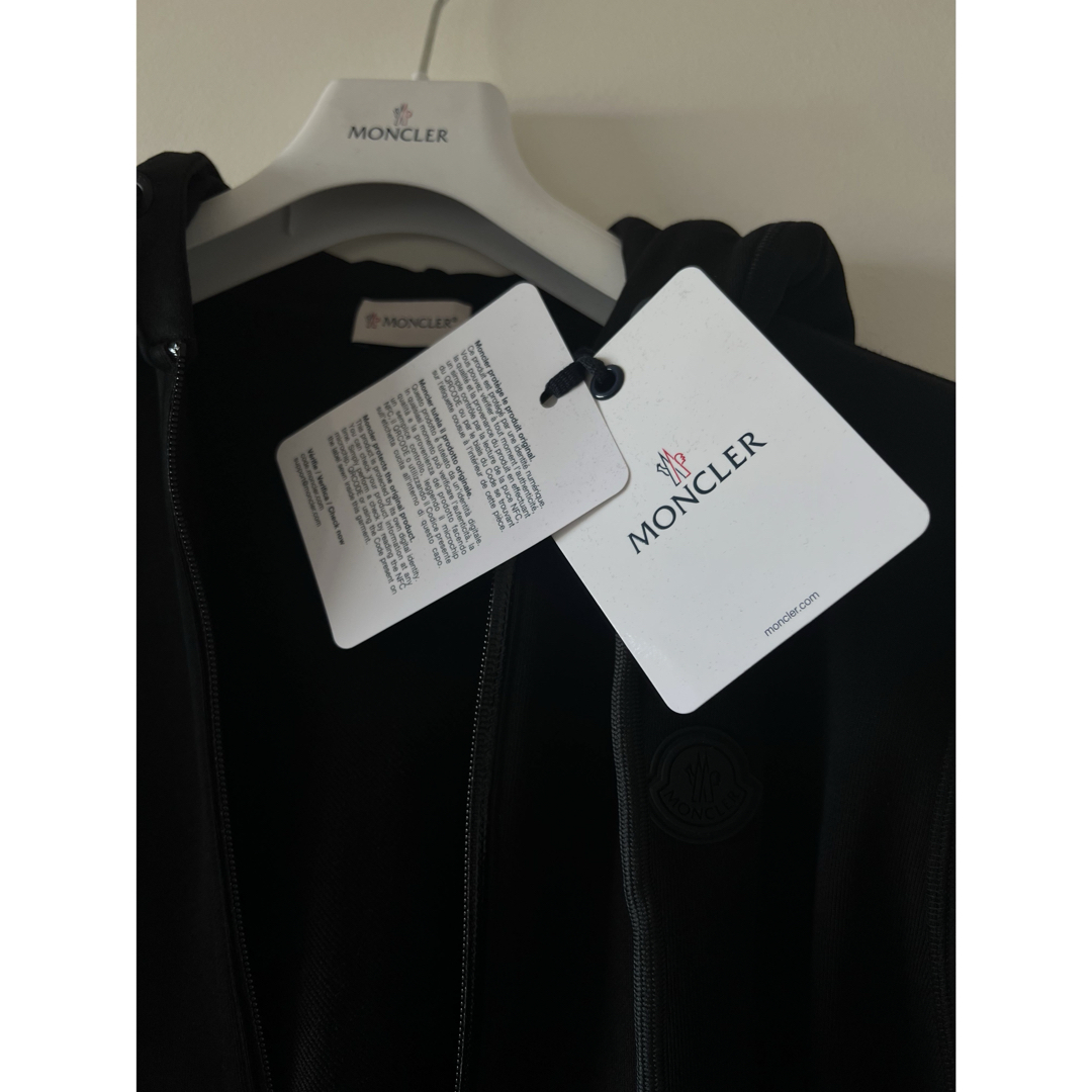 MONCLER - 〈新品タグ付き!〉MONCLER パーカー フード ジップ MONCLER - 〈新品タグ付き!〉MONCLER パーカー フード ジップ