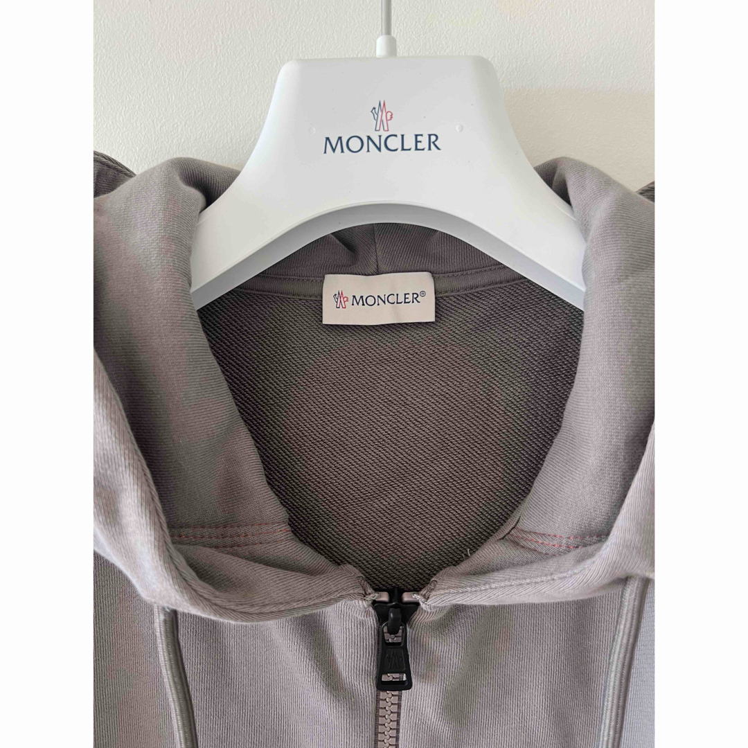 MONCLER - 〈新品タグ付き!〉MONCLER パーカー フード ジップ MONCLER - 〈新品タグ付き!〉MONCLER パーカー フード ジップ