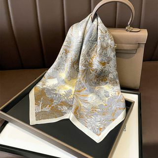 100％シルクスカーフ　シルバー ゴールド 花柄 スカーフ　65*65cm005(バンダナ/スカーフ)
