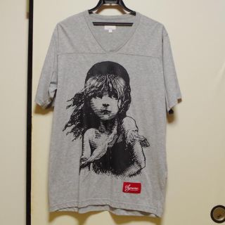 シュプリーム(Supreme)のSupreme'Broadway Football Top'レミゼラブルＴ M(Tシャツ/カットソー(半袖/袖なし))