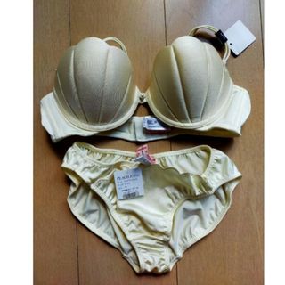 PEACH JOHN(ブラ&ショーツセット)のフリマアイテム一覧 PEACH JOHN(ブラ&ショーツセット)のフリマアイテム一覧