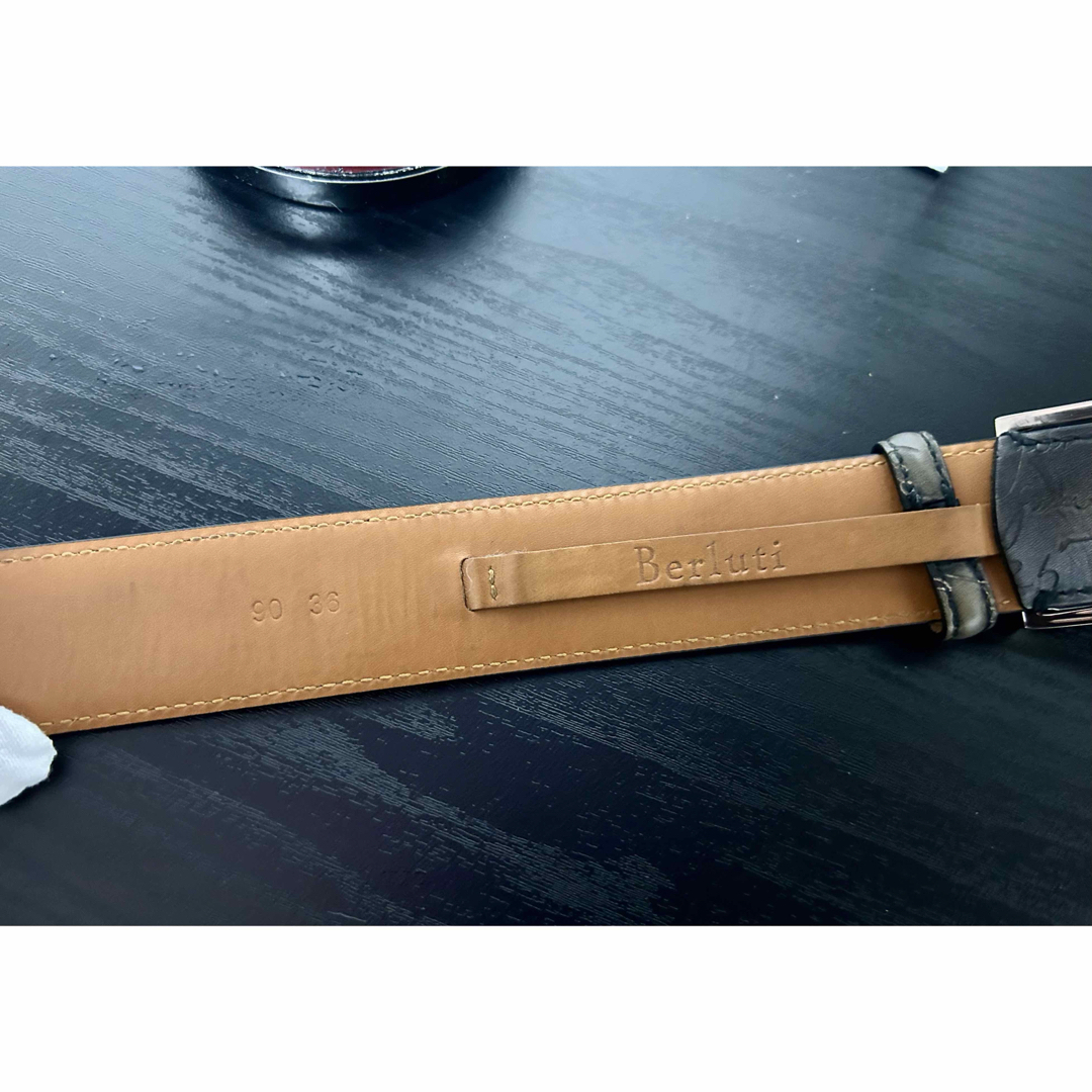 BERLUTI - BERLUTI スクリーット カリグラフィ レザー ベルト 90 BERLUTI - BERLUTI スクリーット カリグラフィ レザー ベルト 90