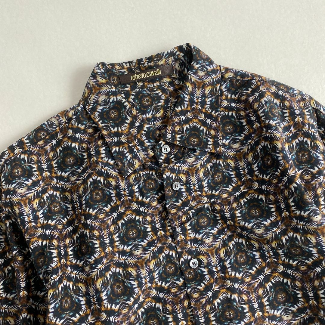 Roberto Cavalli(ロベルトカヴァリ)の美品　ロベルトカバッリ　ブラウス　シルク　コットン　総柄　万華鏡　39 M L レディースのトップス(シャツ/ブラウス(長袖/七分))の商品写真