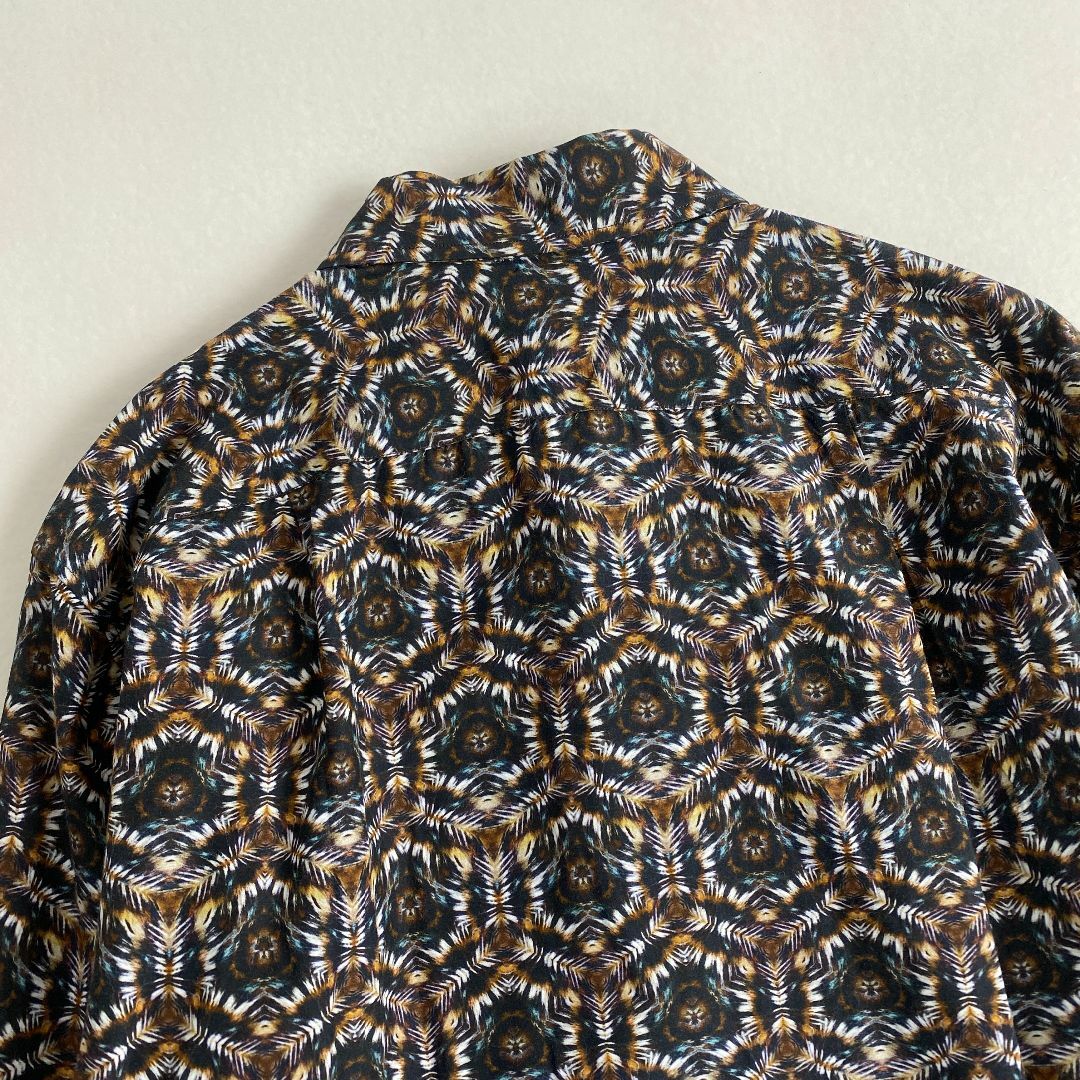 Roberto Cavalli(ロベルトカヴァリ)の美品　ロベルトカバッリ　ブラウス　シルク　コットン　総柄　万華鏡　39 M L レディースのトップス(シャツ/ブラウス(長袖/七分))の商品写真