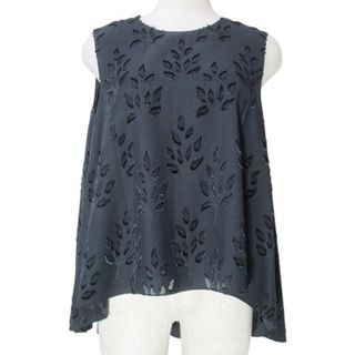 FOXEY(シャツ/ブラウス(半袖/袖なし))のフリマアイテム一覧 FOXEY(シャツ/ブラウス(半袖/袖なし))のフリマアイテム一覧