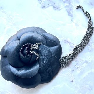 CHANEL(レザー ・ ブローチ/コサージュ)のフリマアイテム一覧 CHANEL(レザー ・ ブローチ/コサージュ)のフリマアイテム一覧