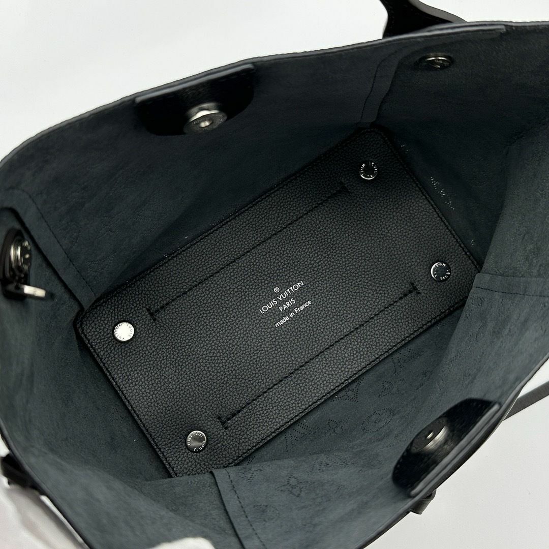LOUIS VUITTON - 【極美品】ルイヴィトン マヒナ ヒナ PM 黒 LOUIS VUITTON - 【極美品】ルイヴィトン マヒナ ヒナ PM 黒