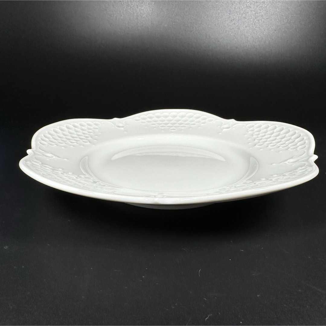 MEISSEN - 新品 マイセン ホワイトレリーフ 19cmプレート1枚、1 MEISSEN - 新品 マイセン ホワイトレリーフ 19cmプレート1枚、1