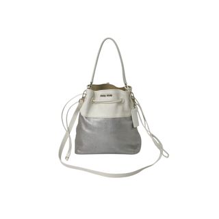 MIU MIU(シルバー/銀色系)のフリマアイテム一覧 MIU MIU(シルバー/銀色系)のフリマアイテム一覧