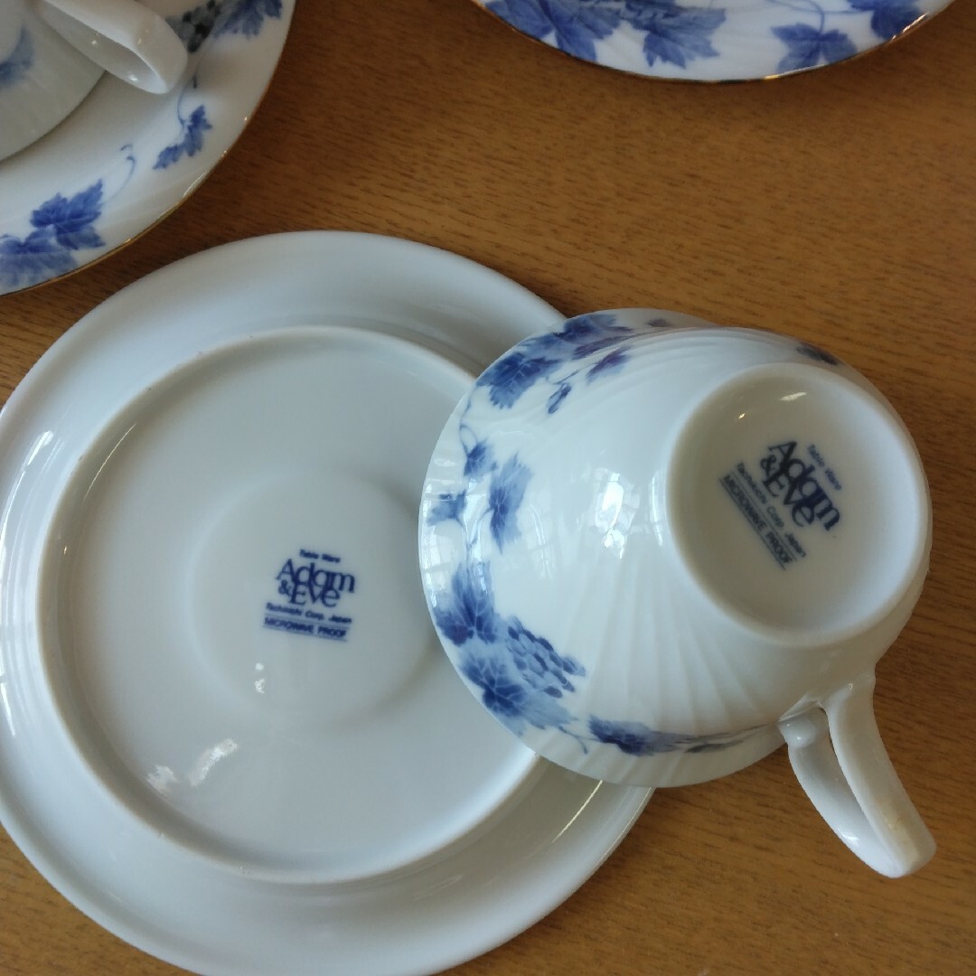 アダム&イブ　カップ&ソーサーセット インテリア/住まい/日用品のキッチン/食器(グラス/カップ)の商品写真