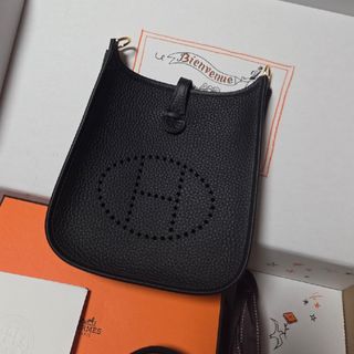 HERMES - HERMES ヴィドポッシュ ショルダーバッグ 新品未使用 W HERMES - HERMES ヴィドポッシュ ショルダーバッグ 新品未使用 W