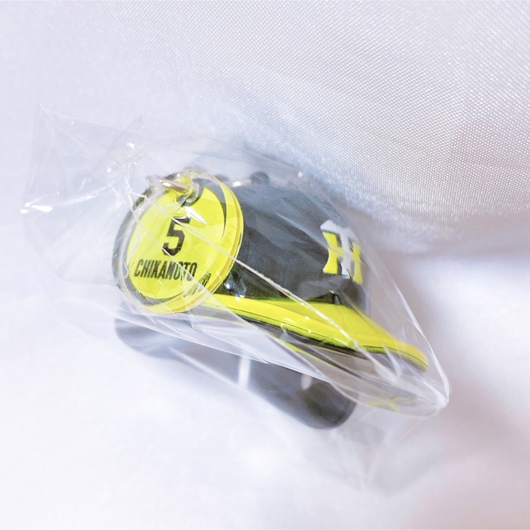 阪神タイガース(ハンシンタイガース)の阪神タイガース ヘルメットキーホルダー 近本光司 トラッキー 大山 佐藤 ガチャ エンタメ/ホビーのタレントグッズ(スポーツ選手)の商品写真