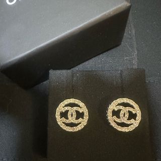 CHANEL(レザー ・ ピアス)のフリマアイテム一覧 CHANEL(レザー ・ ピアス)のフリマアイテム一覧