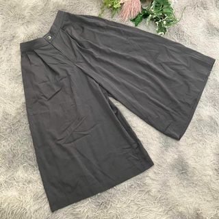 ノーリーズ(NOLLEY'S)の【NOLLEY'S】ダークグレー ガウチョパンツ ボタン付き 36 ゴムウエスト(カジュアルパンツ)