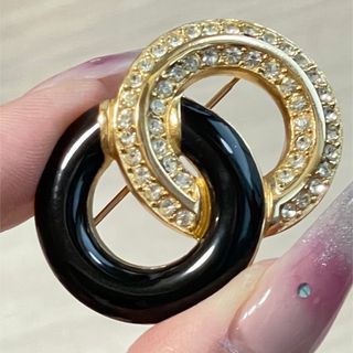 Christian Dior(ブローチ/コサージュ)のフリマアイテム一覧 Christian Dior(ブローチ/コサージュ)のフリマアイテム一覧