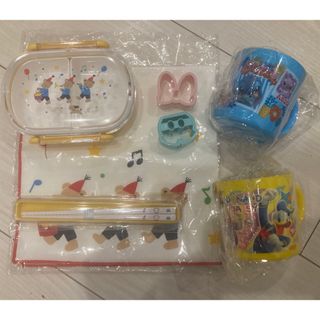 familiar - 【新品タグ付き】ファミリア♡ペットボトルホルダー familiar - 【新品タグ付き】ファミリア♡ペットボトルホルダー