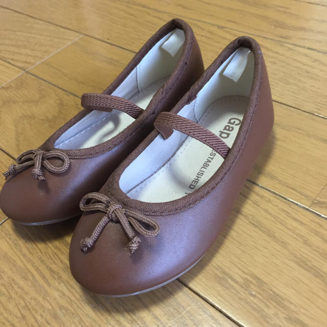 GAP Kids(ギャップキッズ)のGap キッズパンプス 14.0cm キッズ/ベビー/マタニティのベビー靴/シューズ(~14cm)(フォーマルシューズ)の商品写真