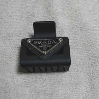 PRADA(バレッタ/ヘアクリップ)のフリマアイテム一覧 PRADA(バレッタ/ヘアクリップ)のフリマアイテム一覧