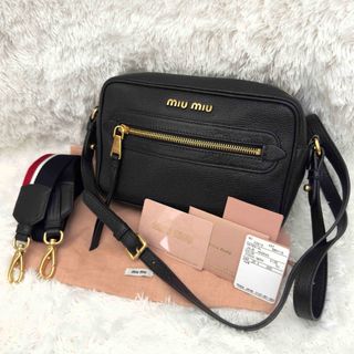 MIU MIU(ショルダーバッグ ・ ブラック/黒色系)のフリマ MIU MIU(ショルダーバッグ ・ ブラック/黒色系)のフリマ