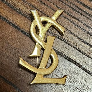 Yves Saint Laurent(ブローチ/コサージュ)のフリマアイテム一覧 Yves Saint Laurent(ブローチ/コサージュ)のフリマアイテム一覧