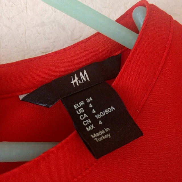 H&M(エイチアンドエム)の新品☆H&M ワンピース ストレッチ素材 Sサイズ レディースのワンピース(ミニワンピース)の商品写真