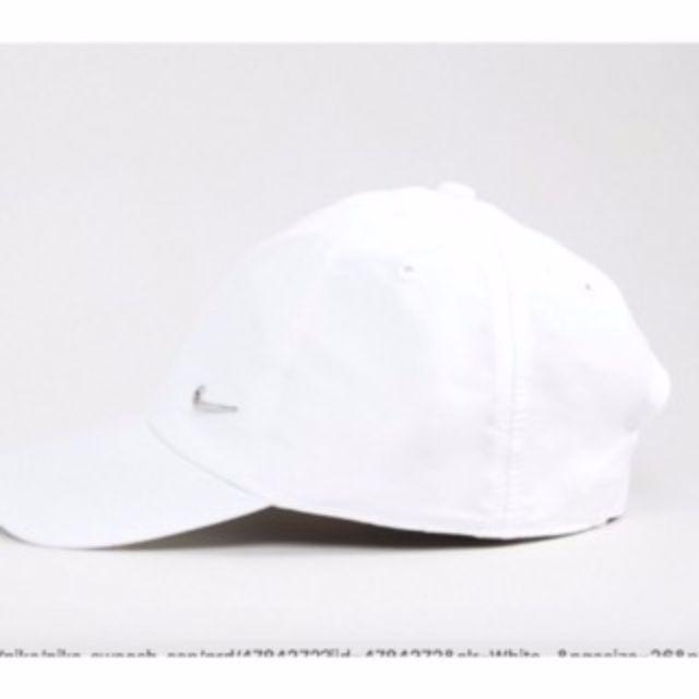 NIKE(ナイキ)の海外モデル★新品！NIKE★ナイキswooshロゴキャップ レディースの帽子(キャップ)の商品写真