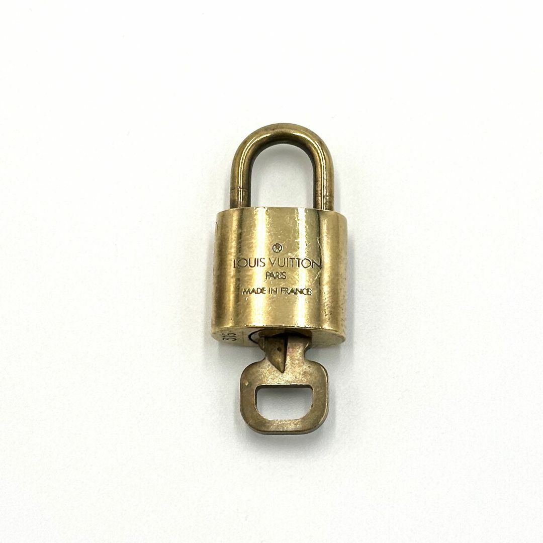 LOUIS VUITTON(ルイヴィトン)のLouis Vuitton ルイヴィトン パドロック カデナ ゴールド 316番 レディースのファッション小物(キーホルダー)の商品写真