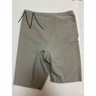 UNIQLO - ユニクロボディシェイパーショーツノンライン UNIQLO - ユニクロボディシェイパーショーツノンライン