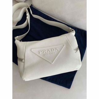 PRADA - レア超美品 プラダ ソフトグレインレザー 斜め掛け PRADA - レア超美品 プラダ ソフトグレインレザー 斜め掛け